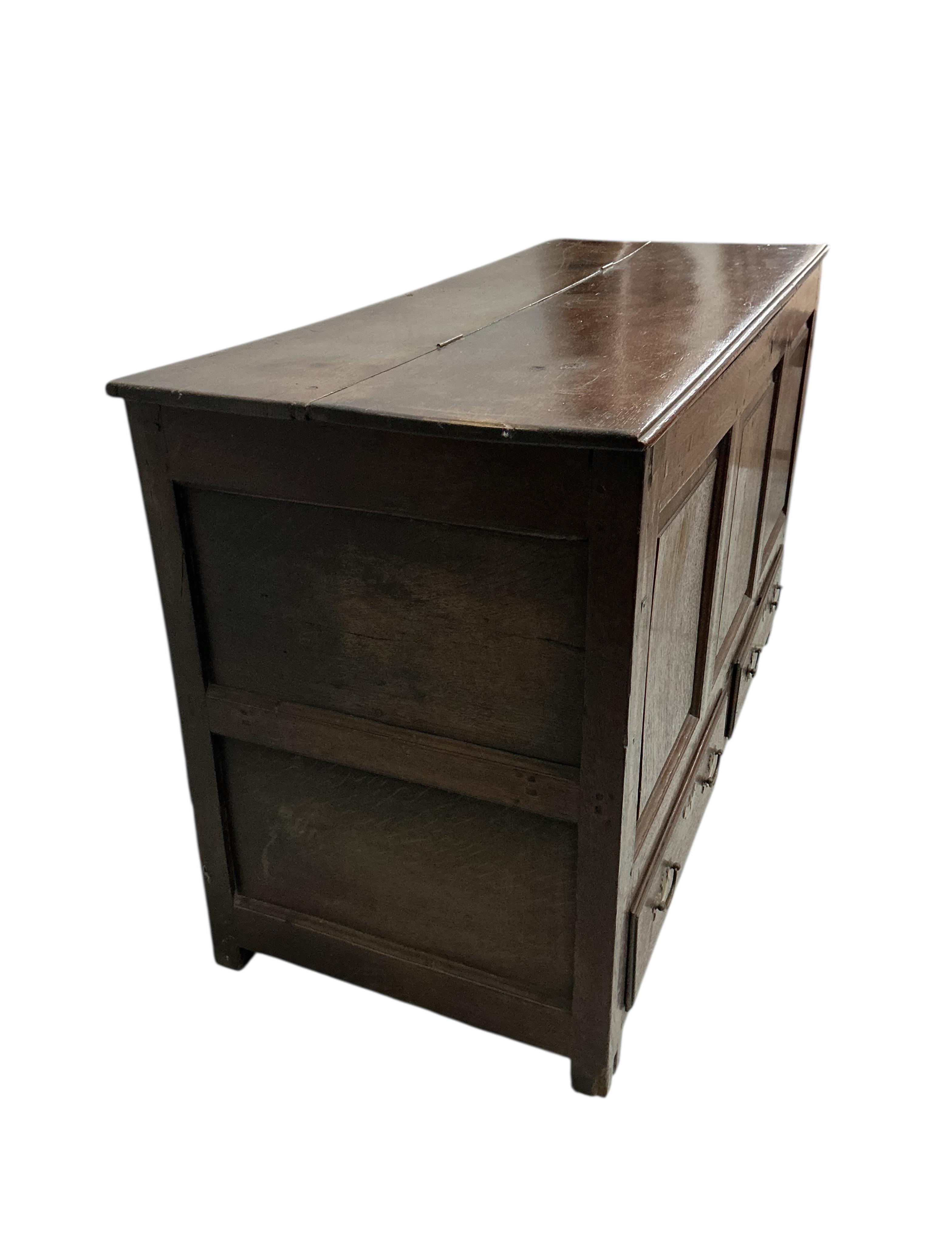 A George III oak mule chest, width 134cm, depth 54cm, height 79cm